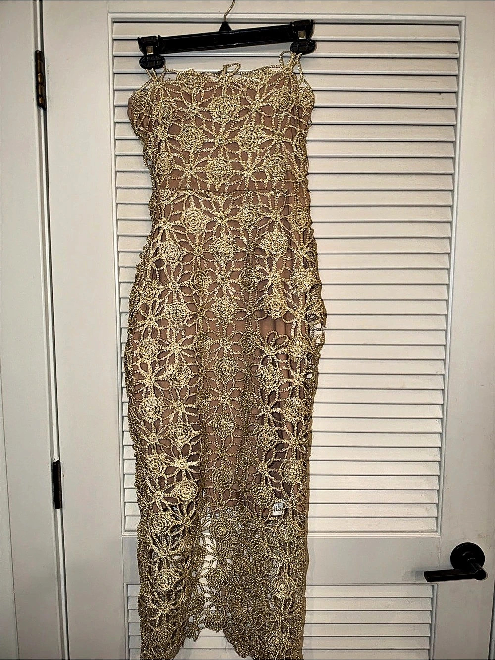 Muyeon ji Floral Lace Maxi Dress in Gold w/nude liner Size Small Like New